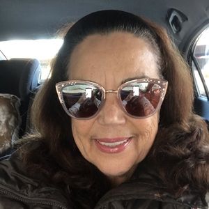 Meet your Posher, Francisca